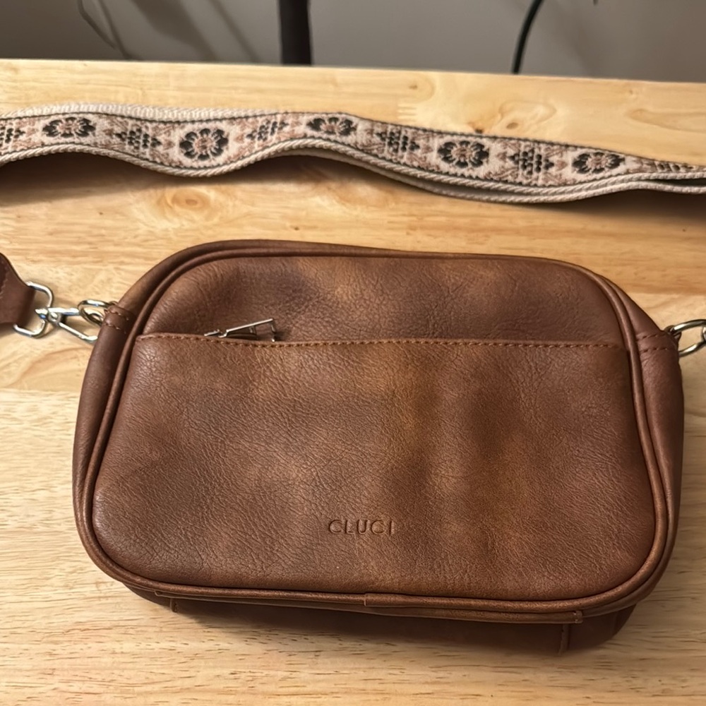 Cluci  Brown Leather Crossbody Bag